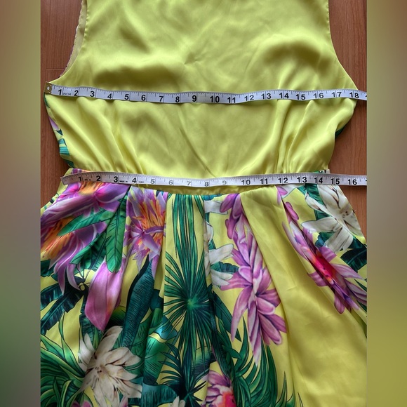 Yellow Tropical Floral 100% Silk Fit & Flare Dress w/ Pockets Approx M - Picture 4 of 12